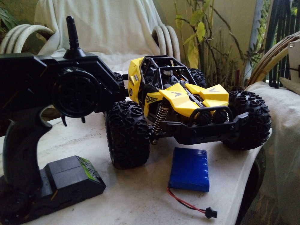 Voiture T&eacute;l&eacute;command&eacute;e Jeux / jouets