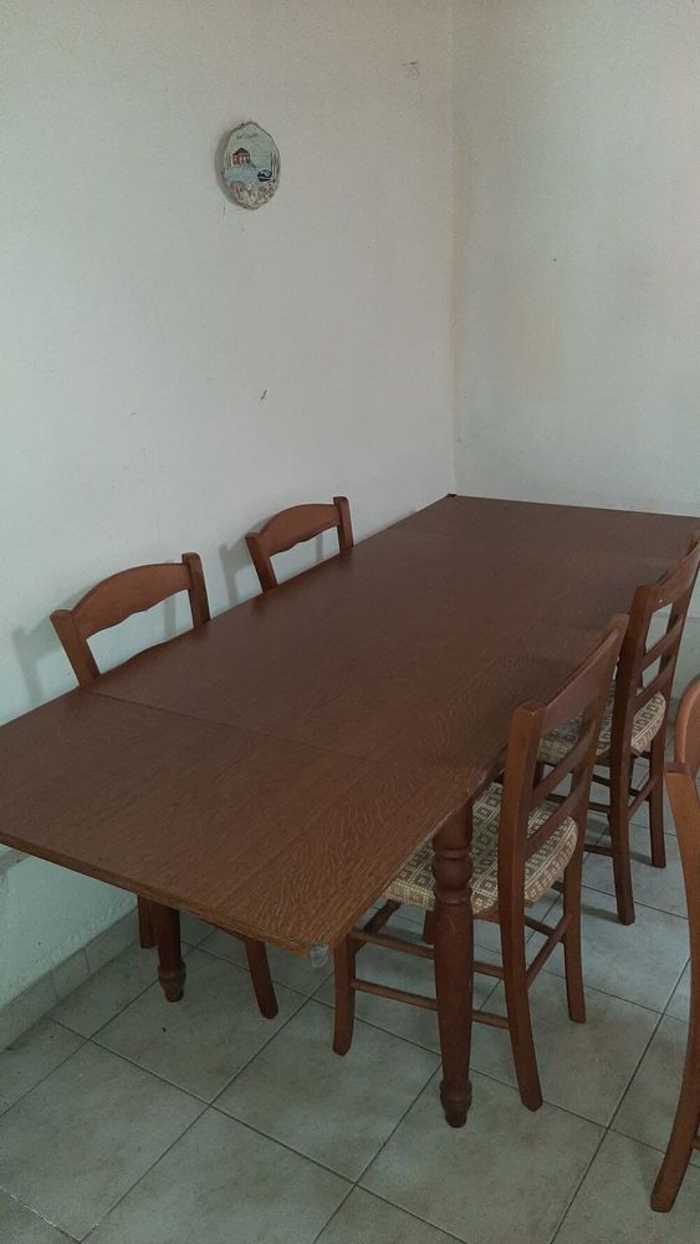 Table en bois + 8 chaises Meubles