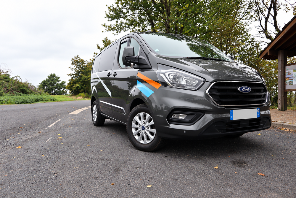 Transit Custom TRANSIT CUSTOM FOURGON 340 L1H1 1.0 ECOBOOST 120 PHEV LIMITED 2020 occasion 19430 Goulles