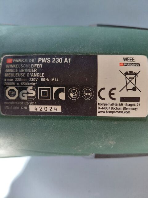 PARKSIDE® Meuleuse d'angle PWS 230 A1 
plus 7 disques
Villes-sur-Auzon (84)