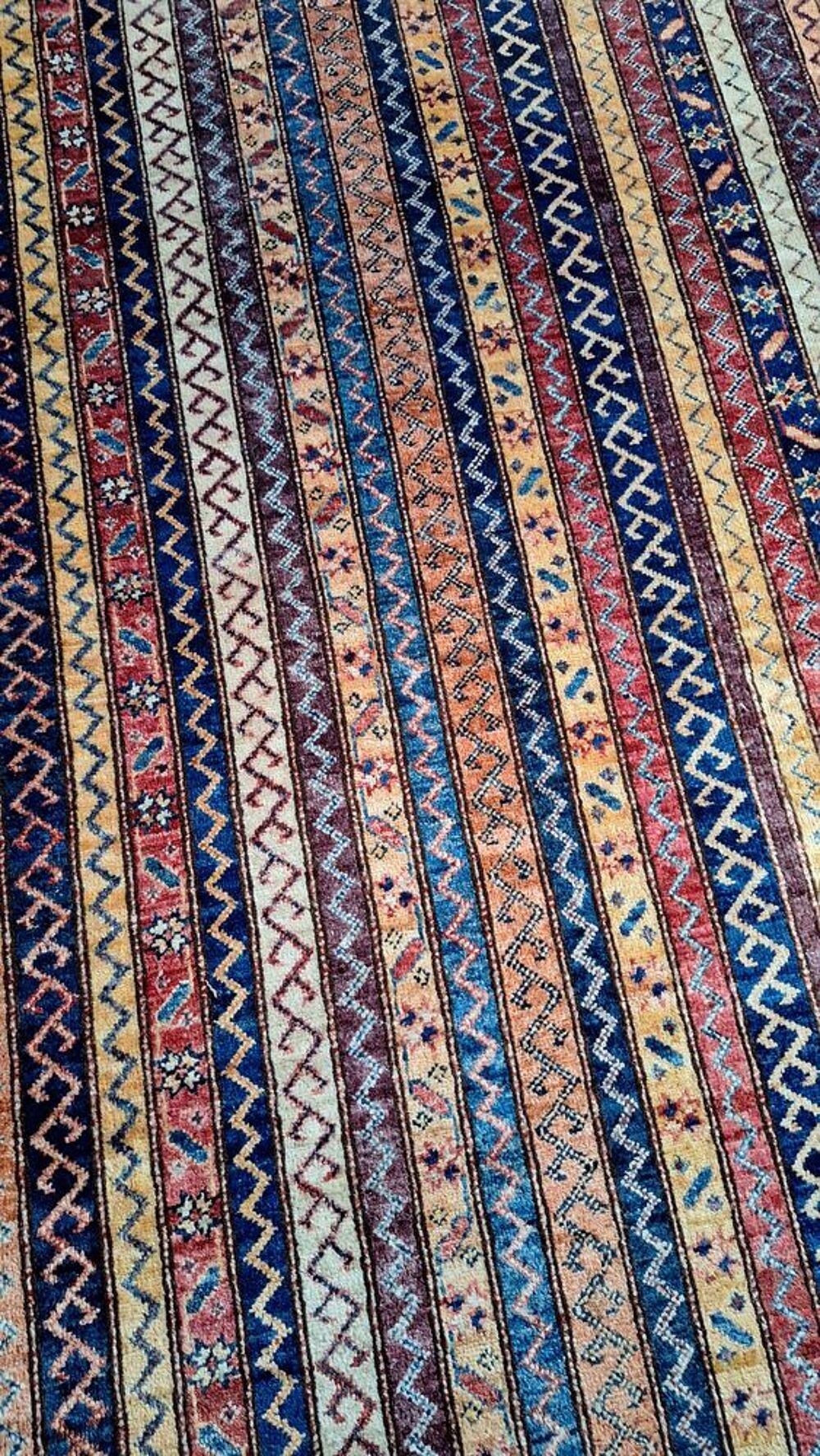 Tapis en laine ancien dim : 270 par 175 cm Décoration