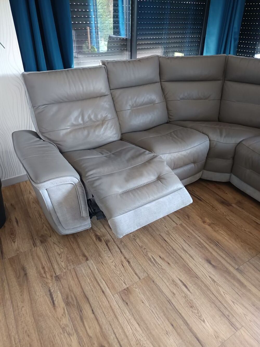 canap&eacute; d angle &eacute;lectrique en cuir couleur gris Meubles