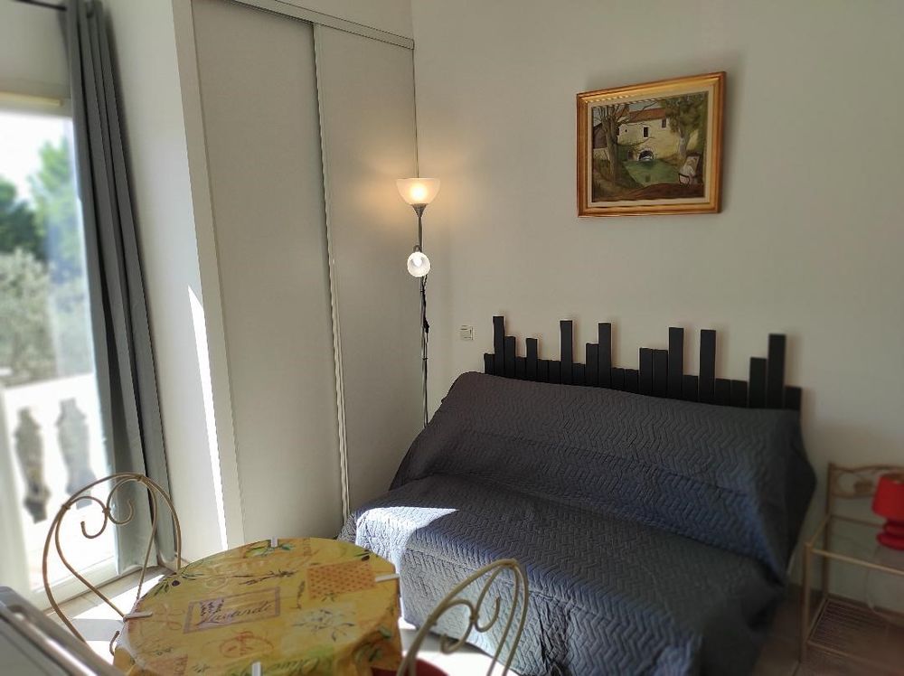 Location Appartement Studio meublé et équipé Saint-andiol