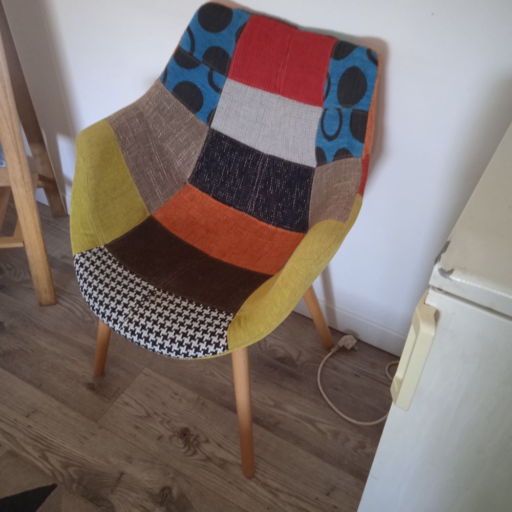 fauteuil multicolore accoudoirs pieds bois Meubles