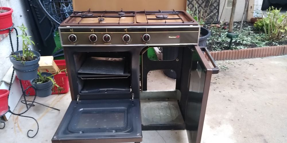 Gazini&egrave;re 5 feux Electroménager