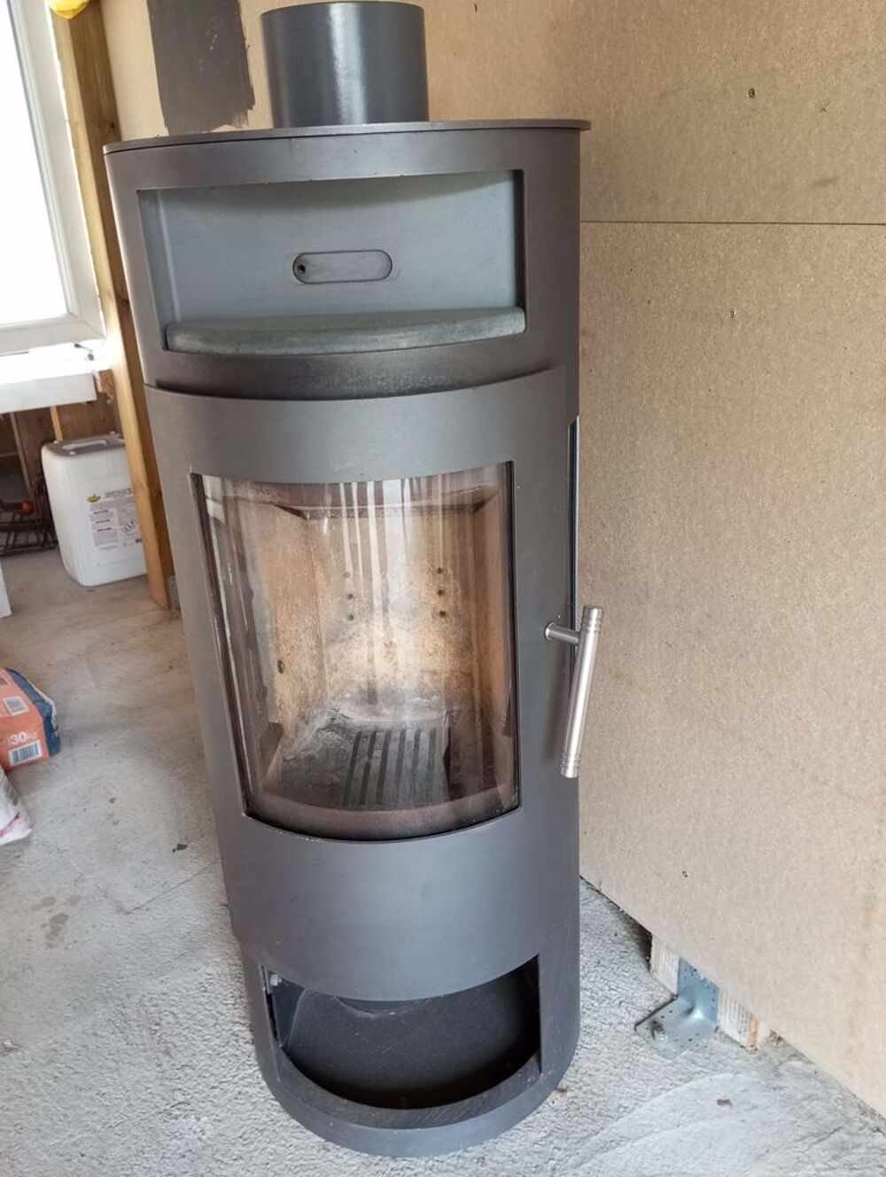 Po&ecirc;le &agrave; bois Bricolage