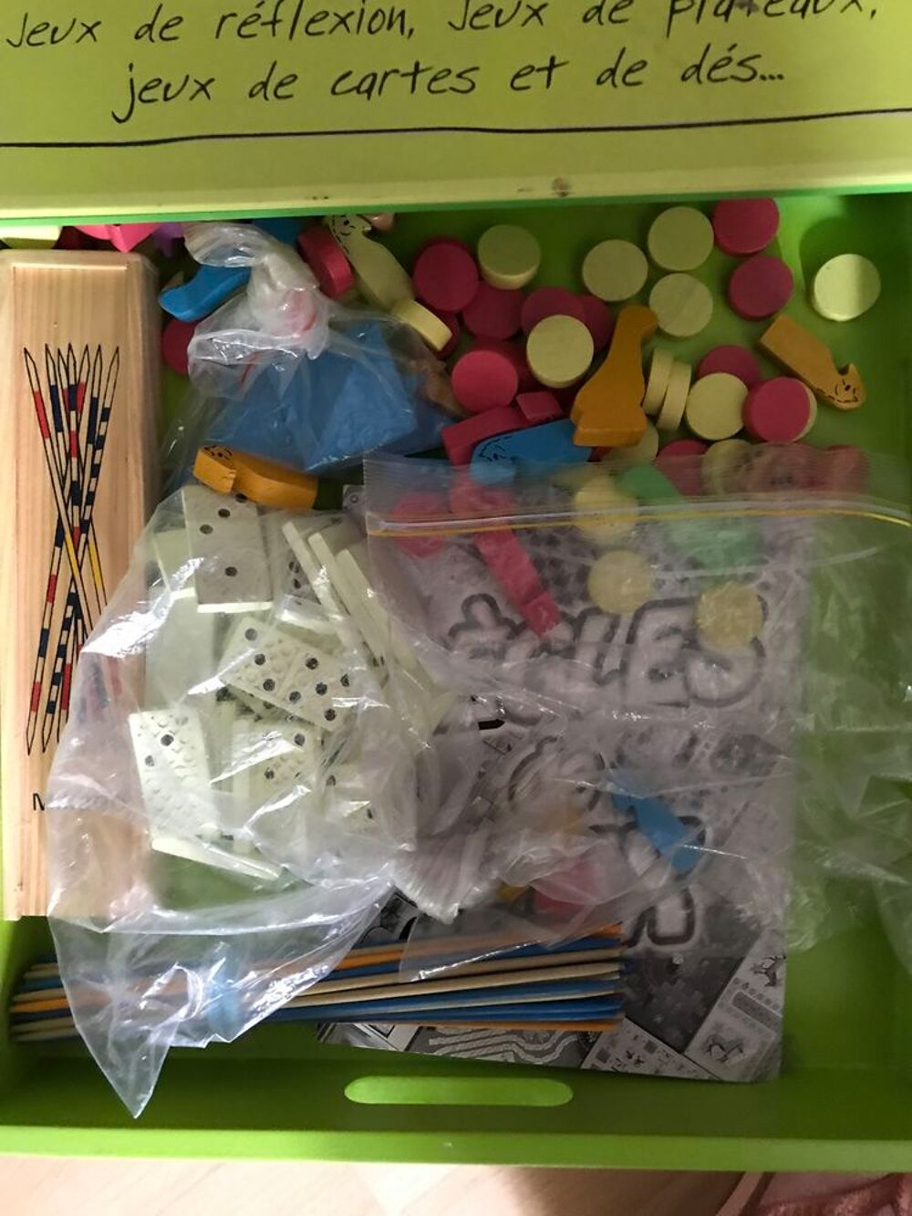 Jeux de soci&eacute;t&eacute; - bo&icirc;te multi-jeux en bois
Jeux / jouets