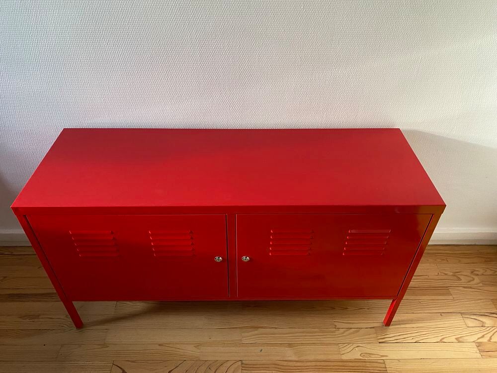 Armoire m&eacute;tallique rouge (IKEA) Meubles