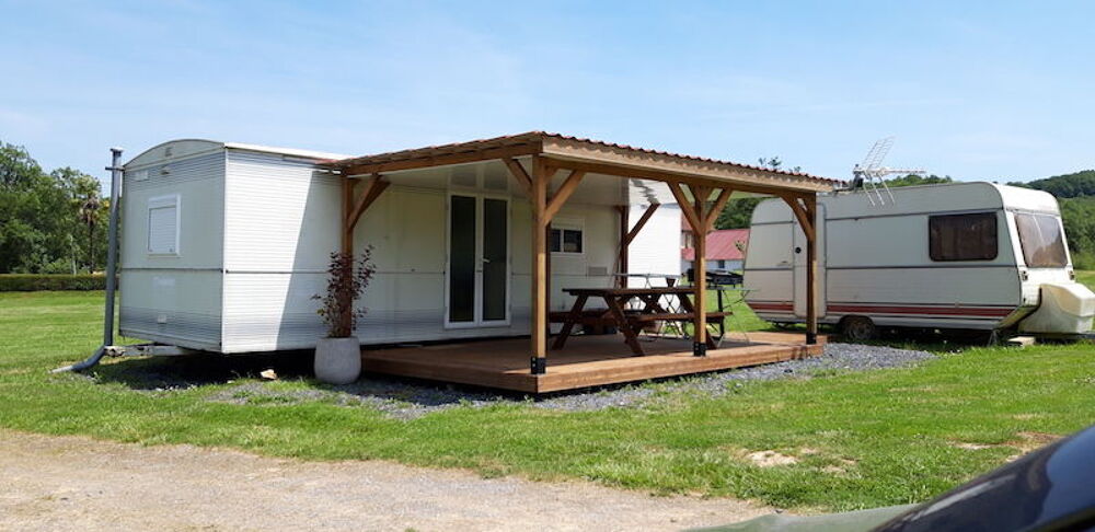   Sur terrain de camping Gites de France 2 épis,6 emplacements Aquitaine, Lespielle (64350)