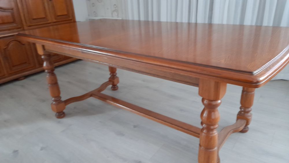 Table de salle &agrave; manger en ch&ecirc;ne clair Meubles