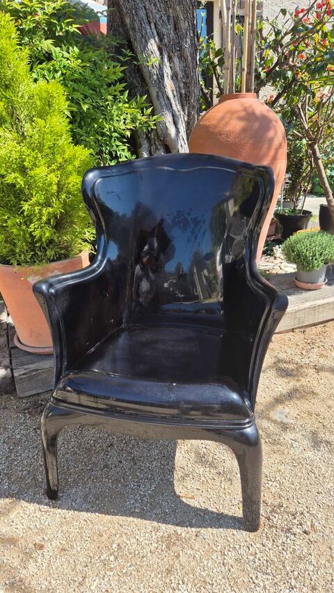Fauteuil PASHA sign PEDRALI 150 Cagnes-sur-Mer (06)
