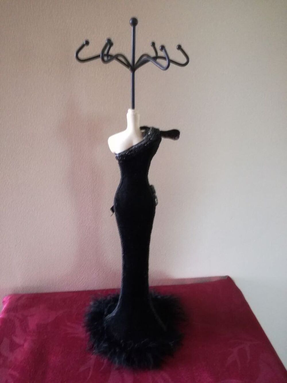 Porte bijoux noir
Décoration