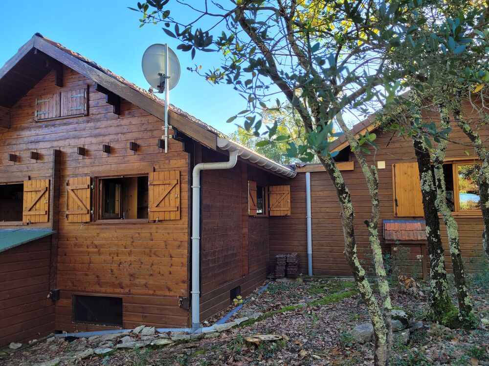 Vente Chalet Très Beau CHALET 22 000 E Voir les Conditions Particulières Lussan