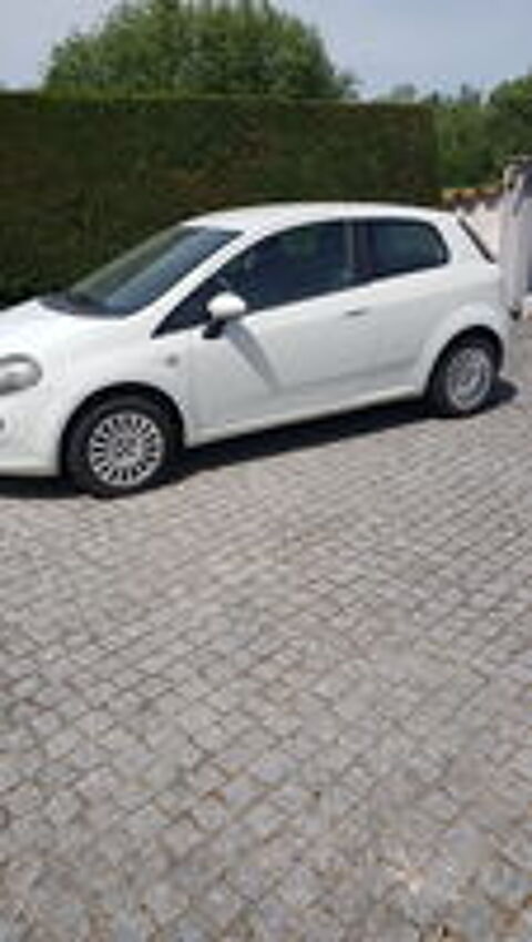 Punto 1.3 Multijet 16V 75 Lounge 2012 occasion 01540 Vonnas