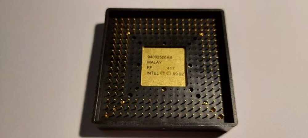 Processeur INTEL 486 SX 25 - A 804 86 - 89/92 Matériel informatique