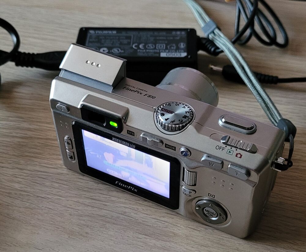 FUJIFILM FINEPIX F810 appareil photo num&eacute;rique Photos/Video/TV