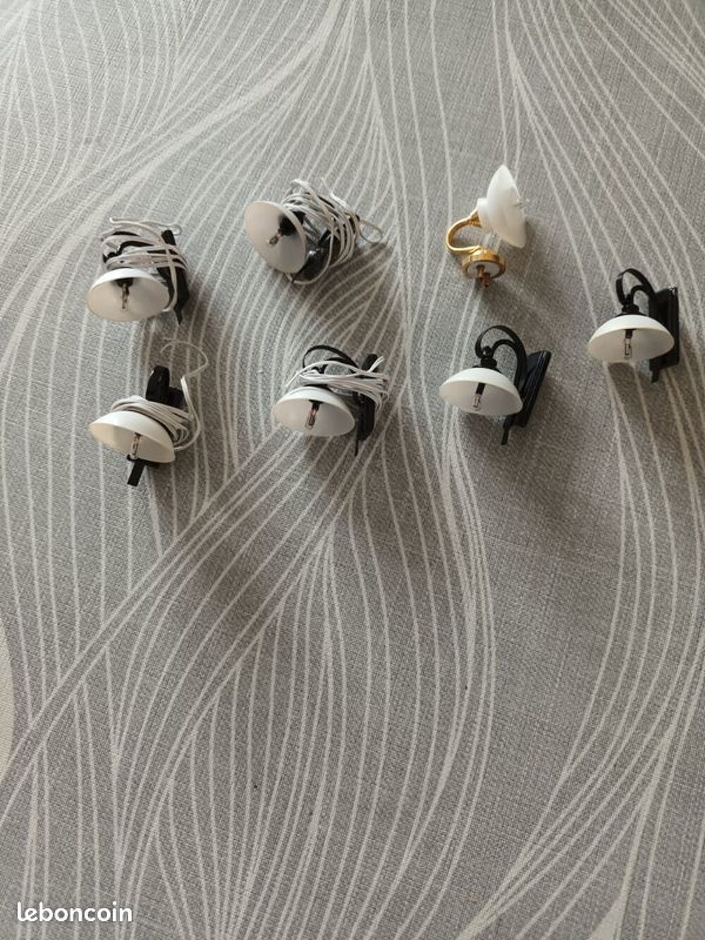 Lot de 7 appliques pour maison de poup&eacute;es &eacute;chelle 1/12&egrave;me 