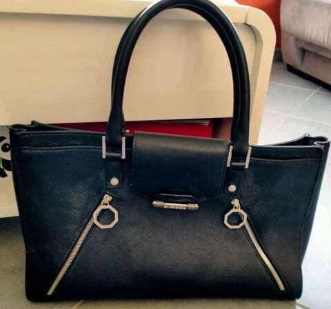 Sac à main en cuir Diesel 60 Chevigny-Saint-Sauveur (21)