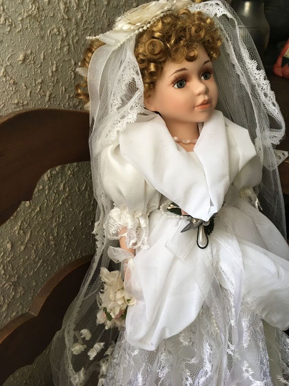 Poup&eacute;e porcelaine mari&eacute;e tr&egrave;s joli 35 cm de haut porcelaine Décoration