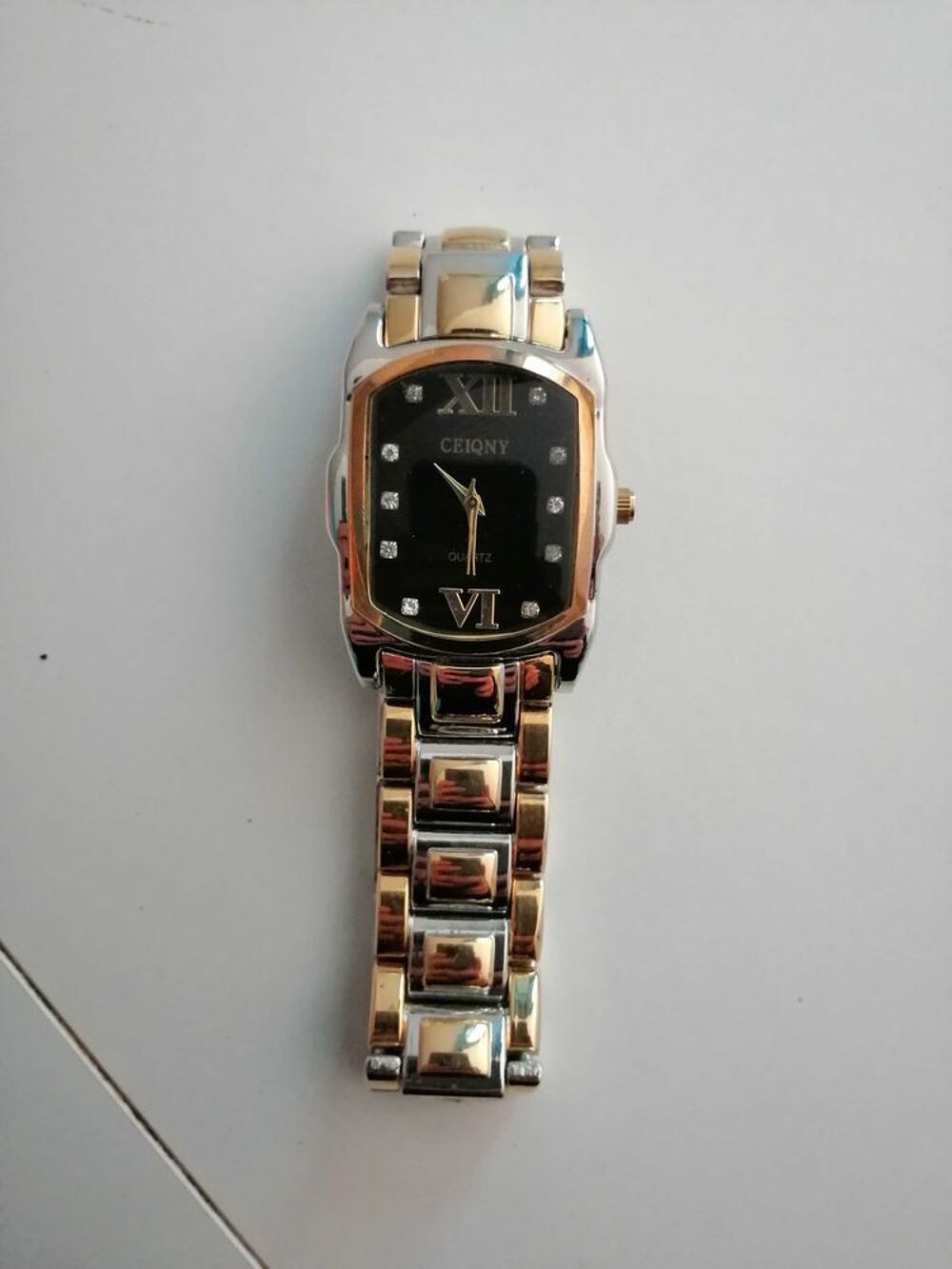montre de la marque Steel Back Bijoux et montres