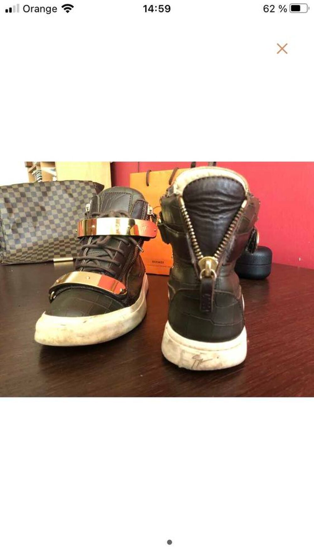 Sneakers Giuseppe Zanotti montante crocodile boucle dor&eacute;e Chaussures