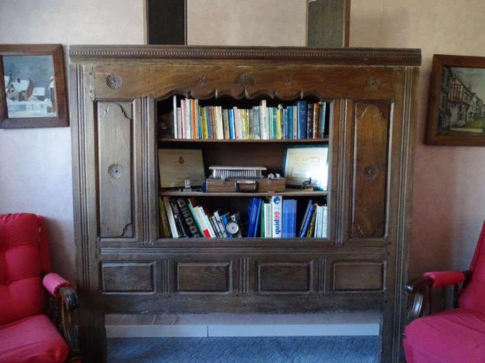 Lit clos ancien 1861 transform&eacute; en biblioth&egrave;que Meubles