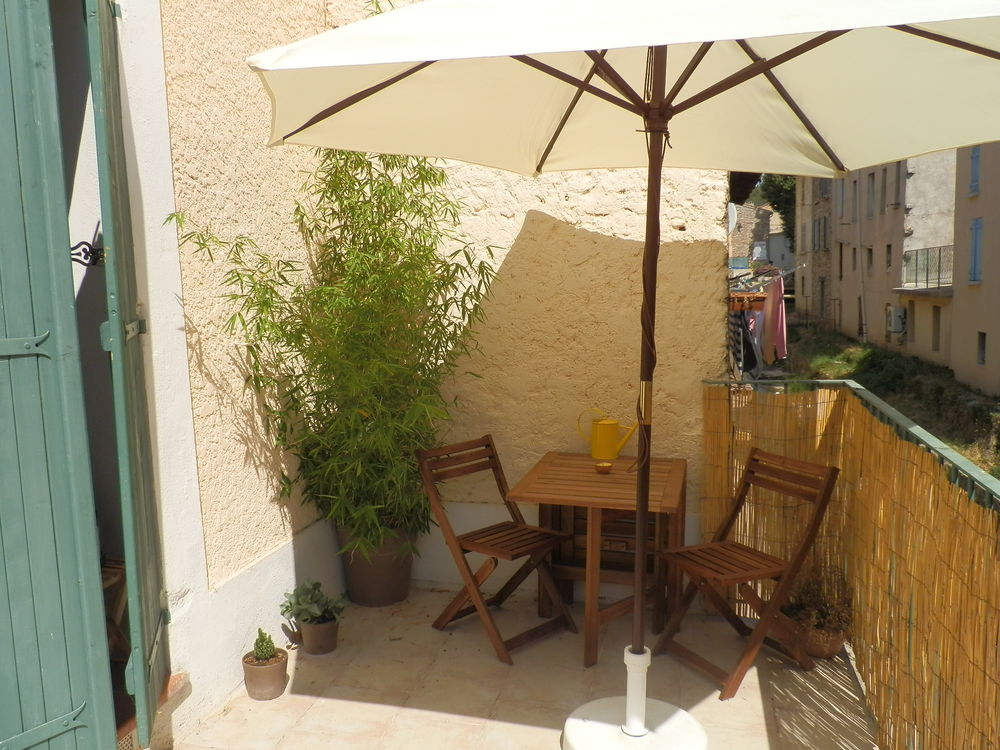  G�te Lou Lavadou avec terrasse 2 pers en centre Var
Provence-Alpes-C�te d'Azur, Le Luc (83340)