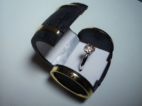 Bague en or 14k avec un diamant de couleur de 2.18 cts 1300 Challuy (58)