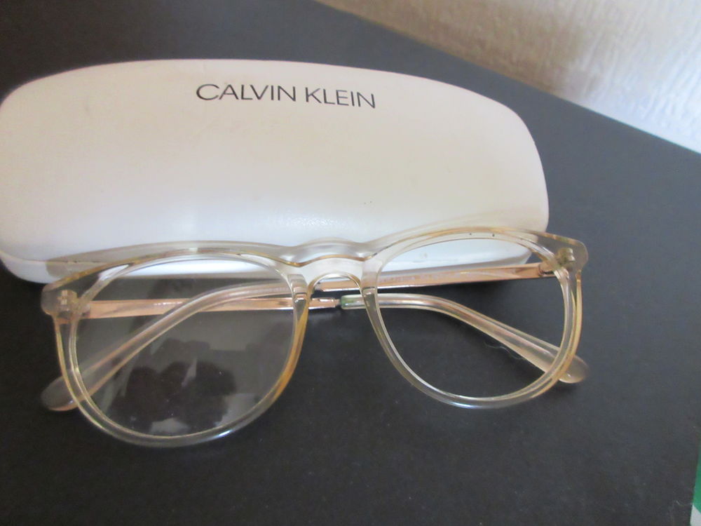 Montures de lunettes + clips solaires + &eacute;tui Bijoux et montres