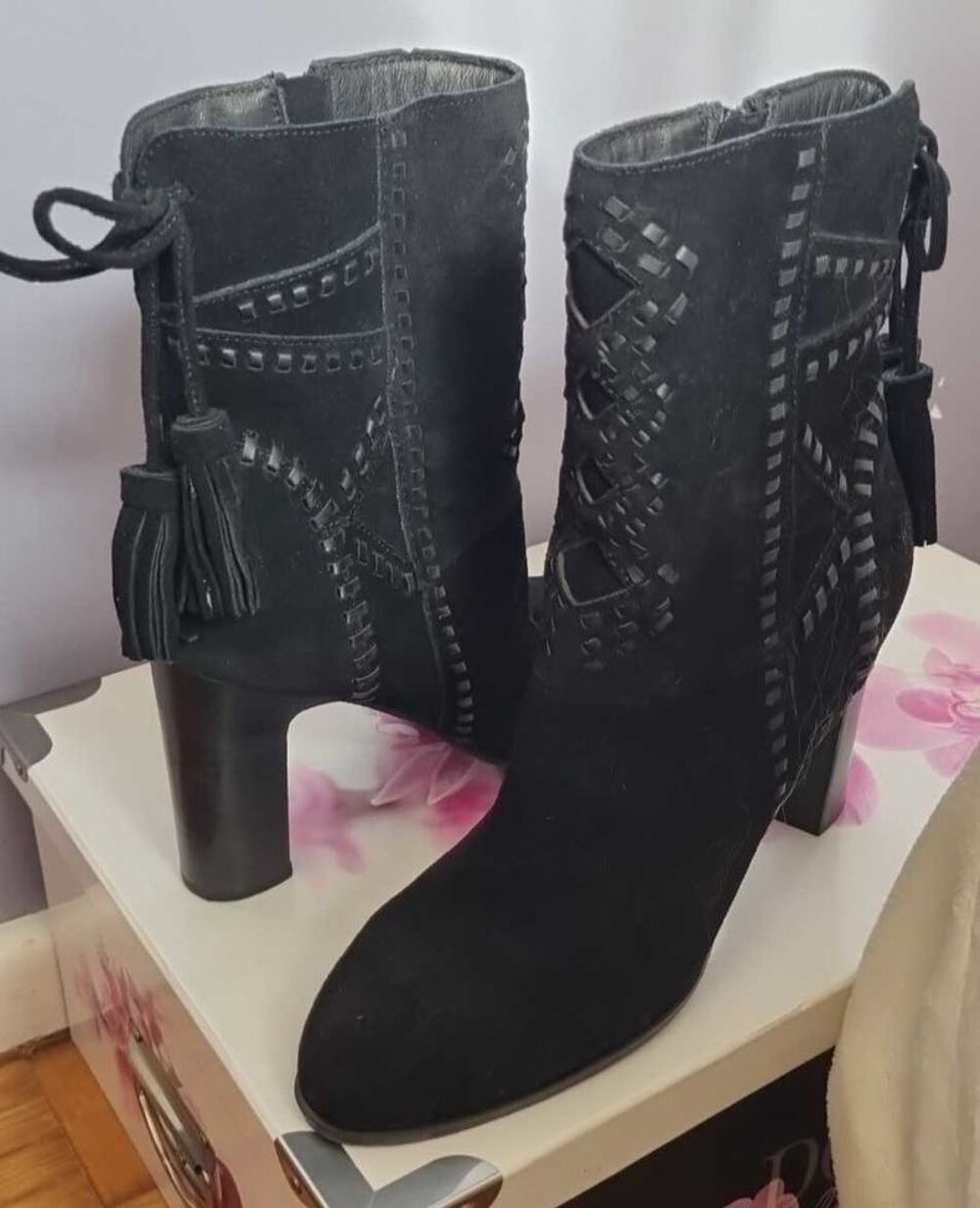 Tr&egrave;s jolies bottines cuir et daim P39 TBE Chaussures