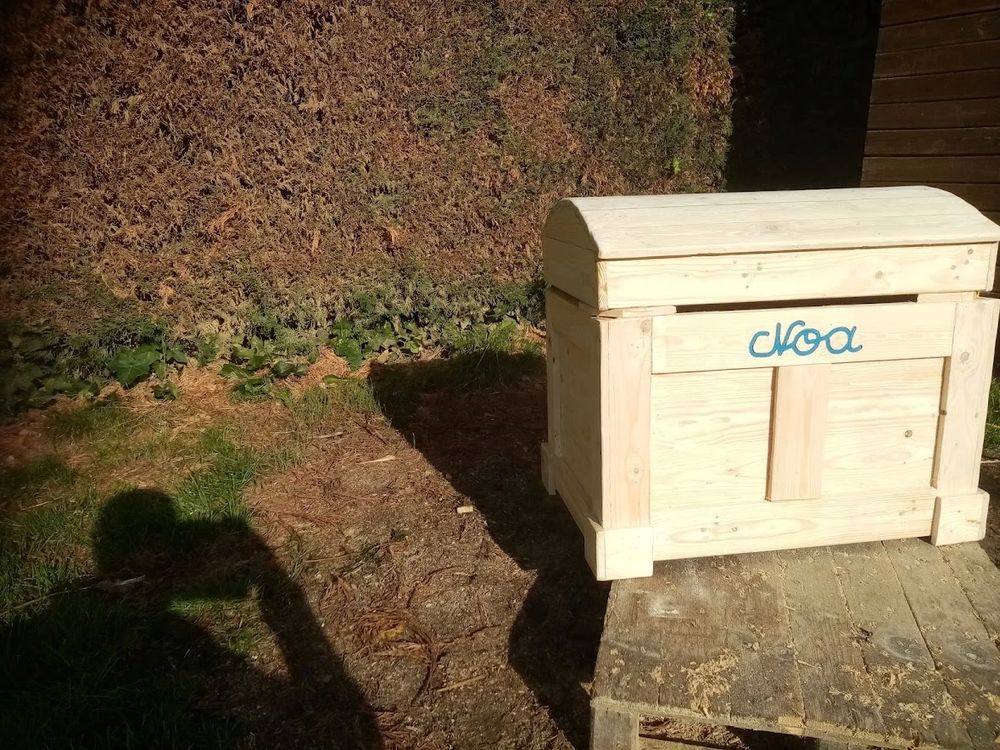 Coffre a jouets. Puériculture
