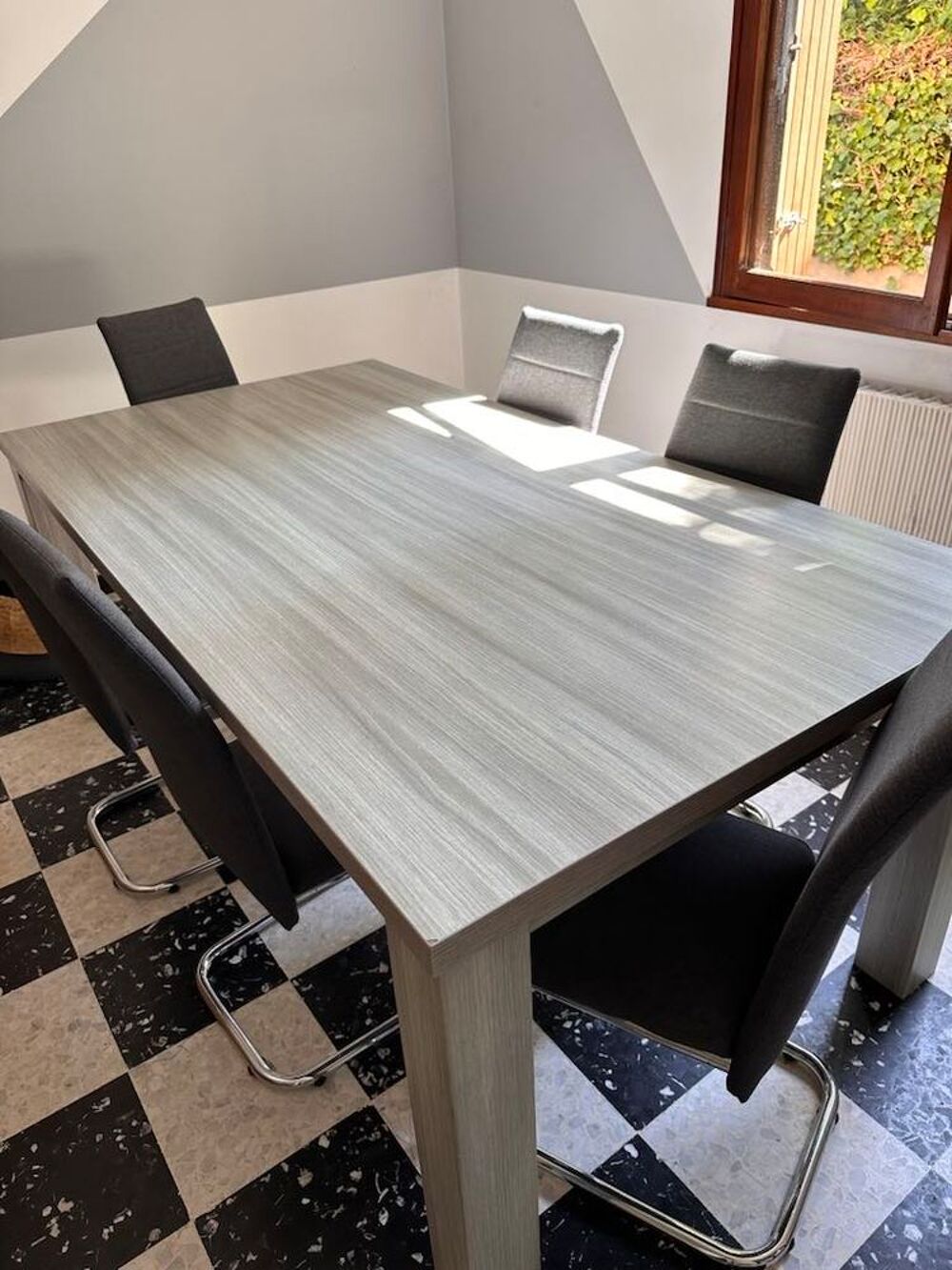 table et 6 chaises Meubles
