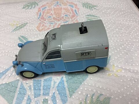 RTF FOURGONNETTE CITRON 2 CV 1/43 voiture miniature 6 Als (30)