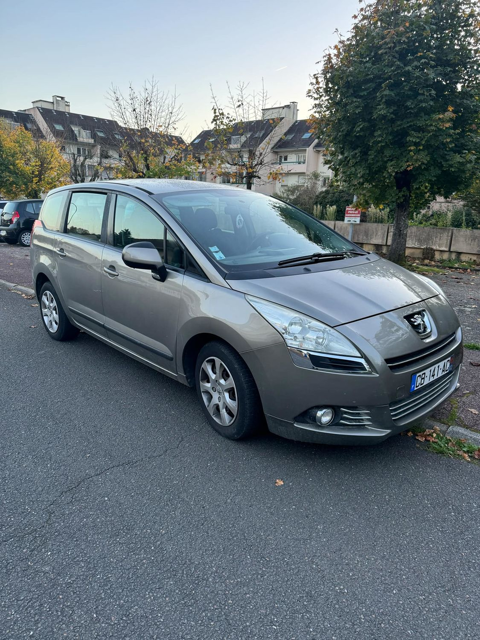 Peugeot 5008 1.6 e-HDi 112ch FAP BMP6 BLUE LION Activ