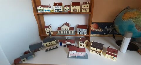 Maquettes de maisons pour train electrique  40 Fougerolles-du-Plessis (53)