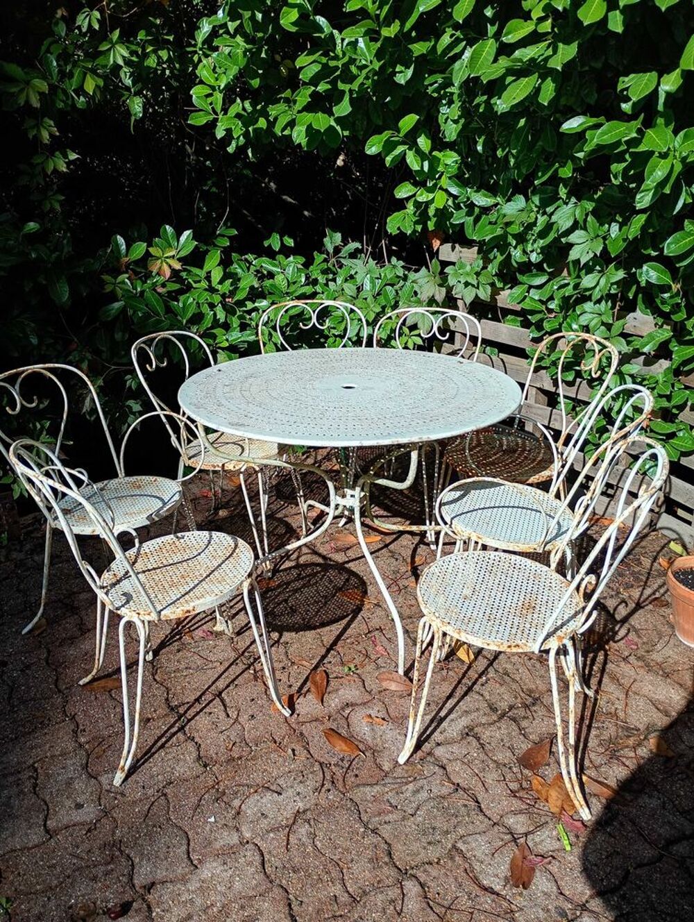 Salon de jardin ancien en fer forg&eacute; 8 chaises Meubles