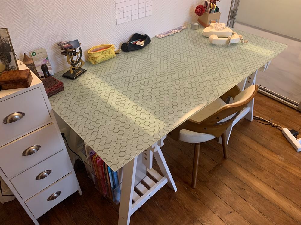 Grand bureau en verre ikea tr&egrave;s bon &eacute;tat Meubles