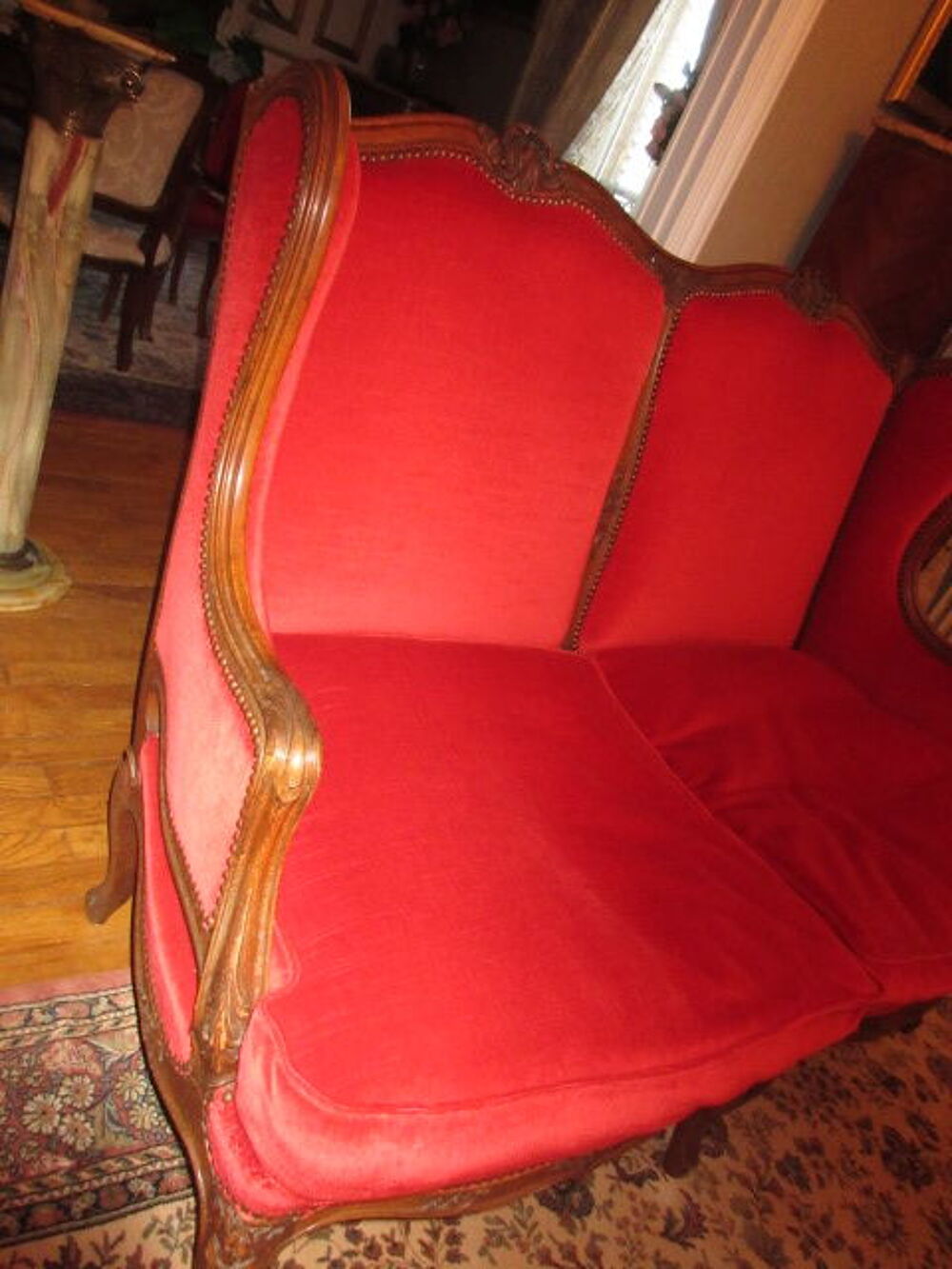 Beau canap&eacute; ancien 2 places en velours rouge Meubles