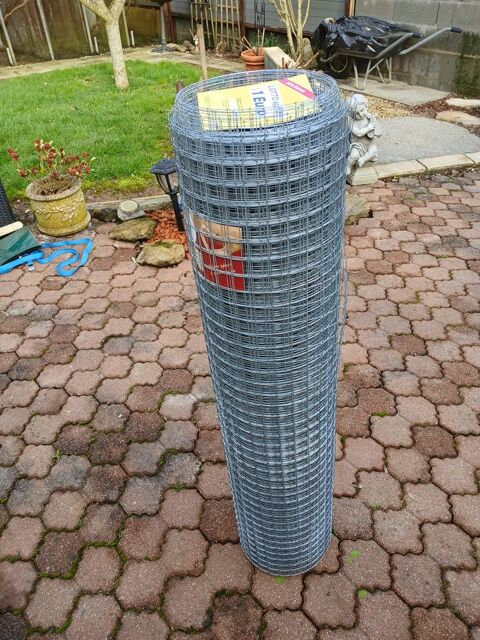 un rouleau de grillage 80 85110 Sainte-c�cile