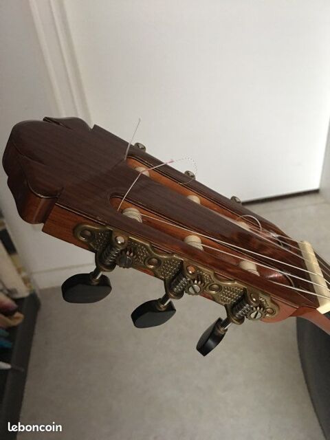 GUITARE 4/4 Droitier -Concierto 1a Antonio PICADO-1993.
2850 Saint-Nazaire (44)