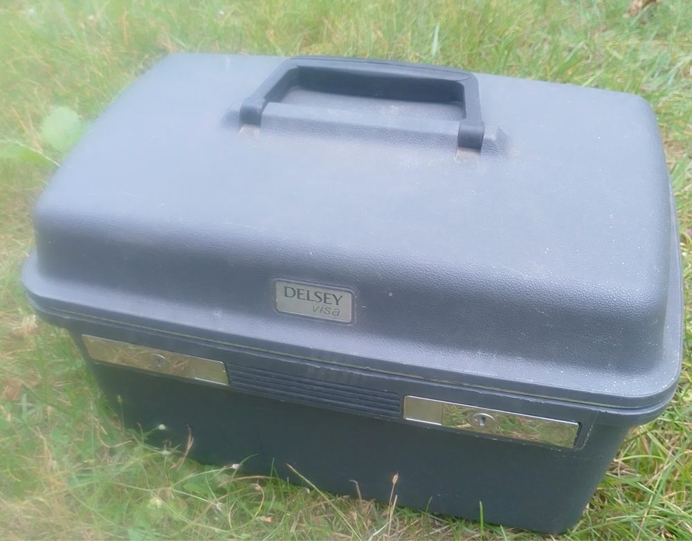 Valisette / Vanity case Delsey grise Maroquinerie