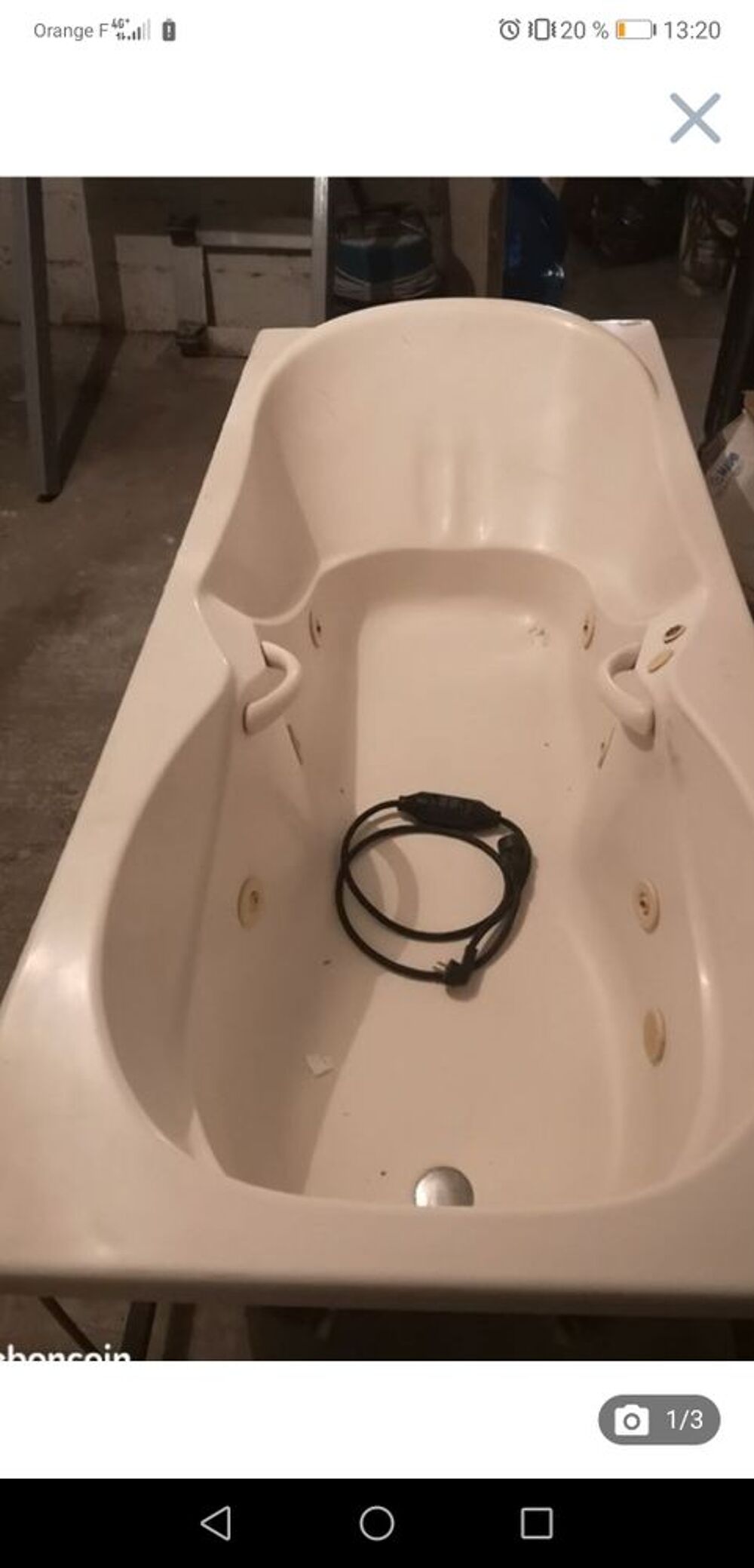 Baignoire baln&eacute;oth&eacute;rapie. Meubles