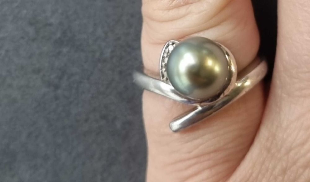 Tr&egrave;s jolie bague en argent T56 et perle de tahiti Bijoux et montres