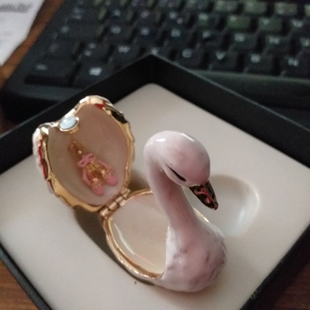 Collection MONET, cygne en porcelaine, avec Ballerinei Bijoux et montres