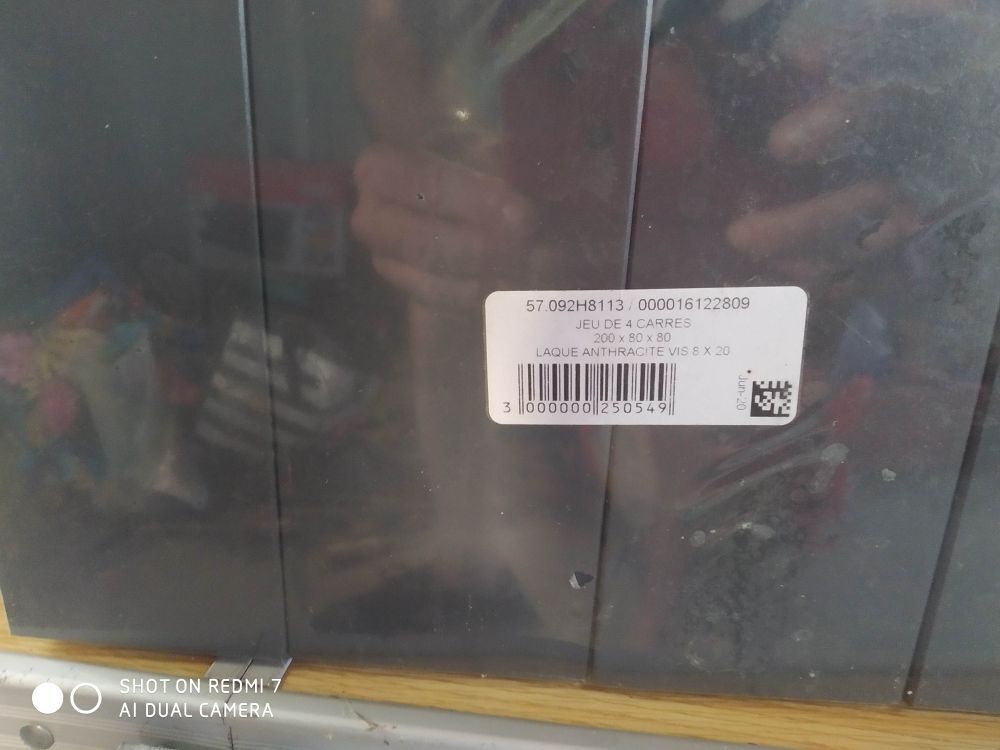 jeu de quatre carr&eacute;s laqu&eacute; anthracite 200/80/80 vis 8/20 neuf pour pied de lit Meubles