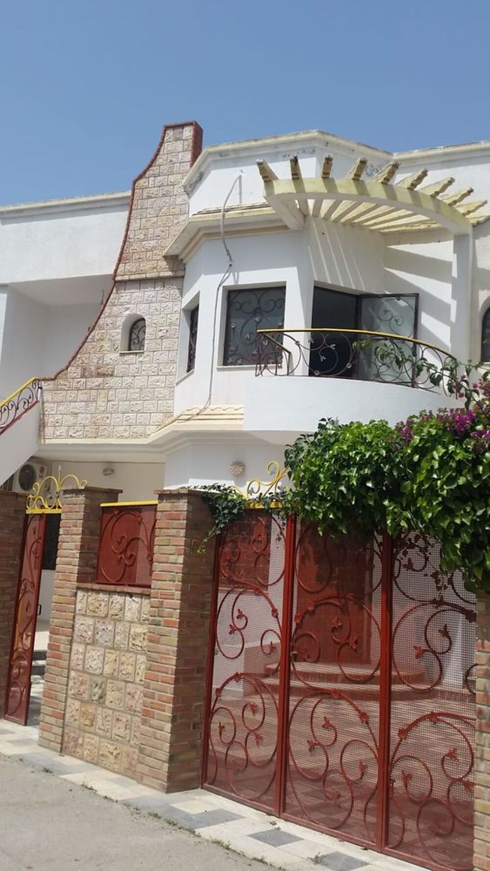 Vente Villa maison d'architecte entre Tunis et Hammamet Nouvelle medina - rades (Tunisie)