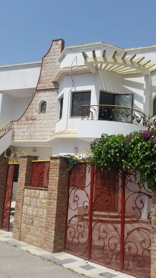  Villa � vendre 9 pi�ces 300 m� Nouvelle medina - rades