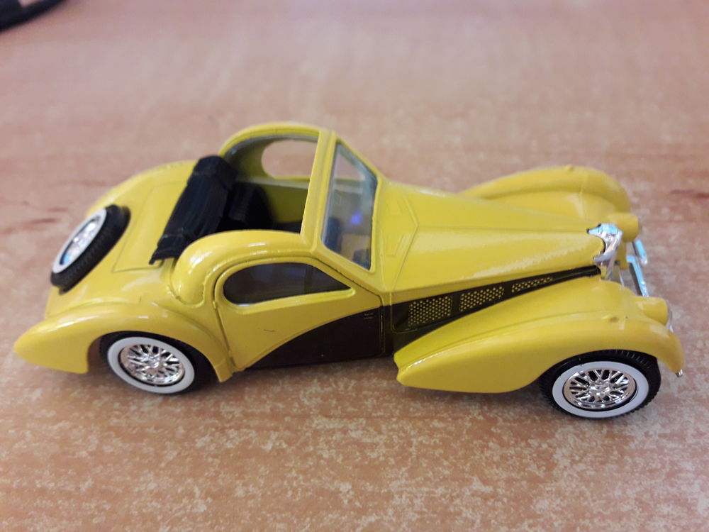 Bugatti atalante 1/43 + fascicule n&deg; 42 + boitier solido 