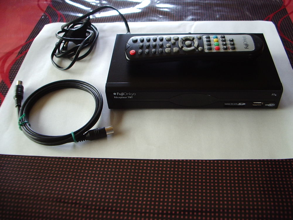 ancien R&eacute;cepteur multi fonctions sans la HD Photos/Video/TV