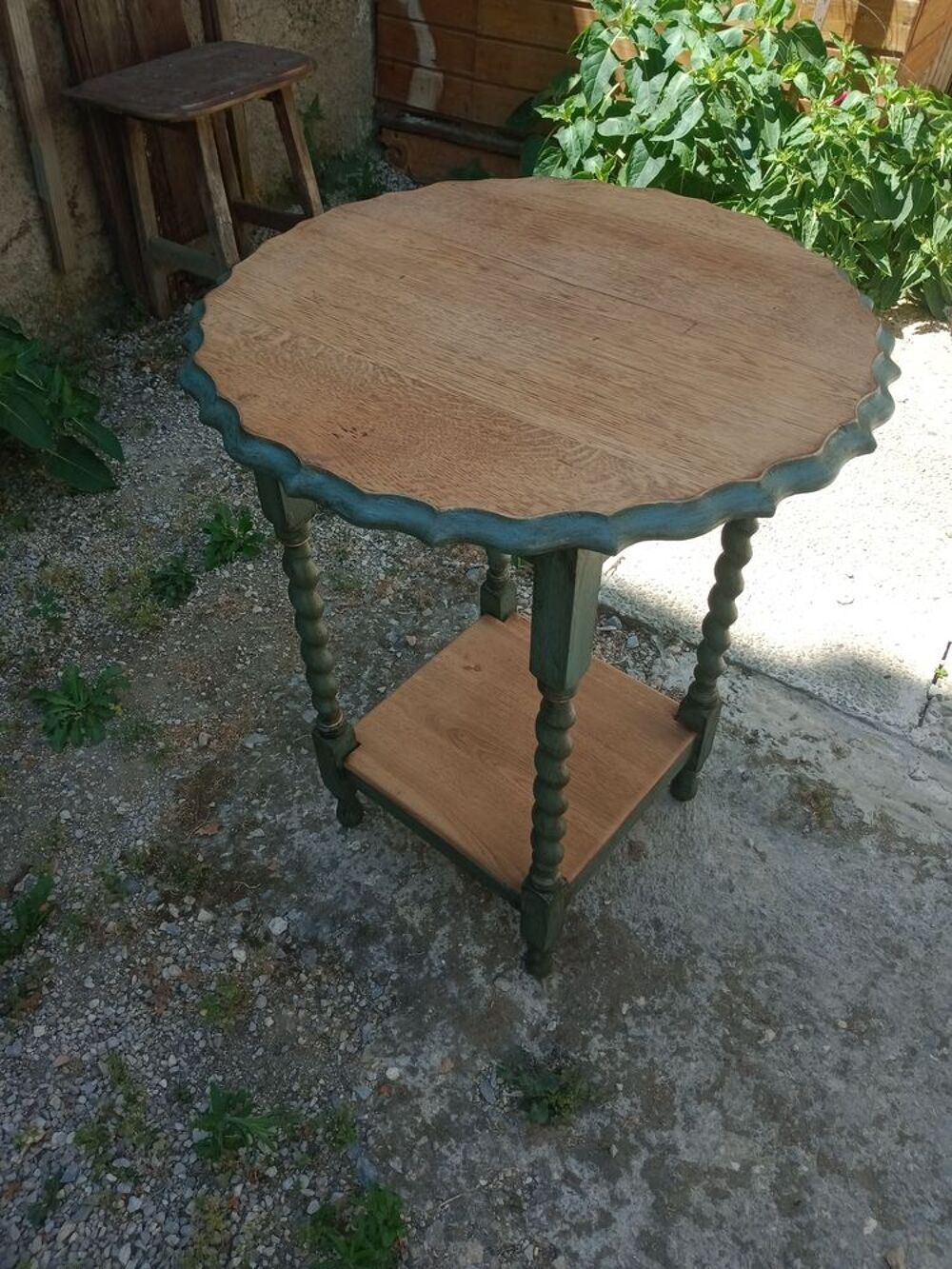 Table d' appoint laqu&eacute; Meubles